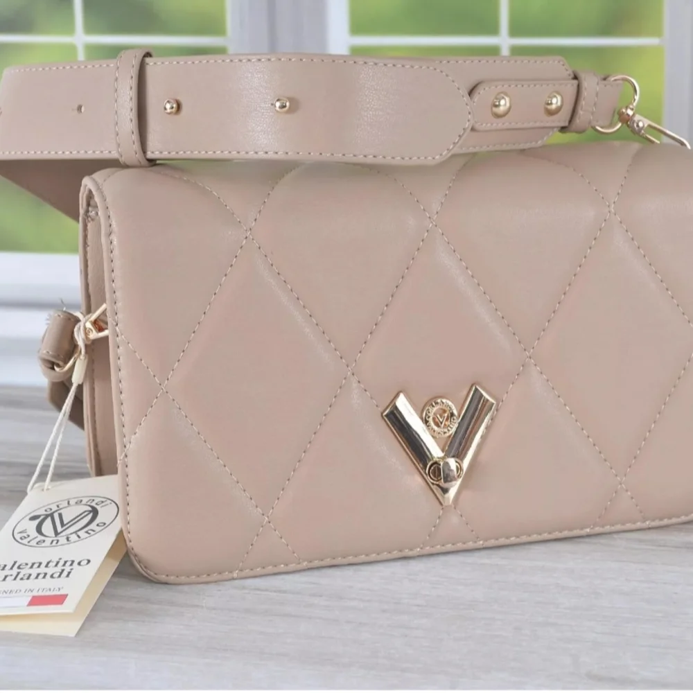 Valentino Handbag in Cream - Picture 1 of 9